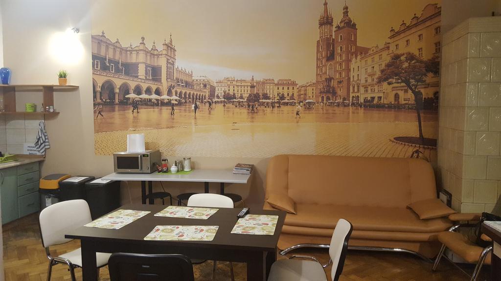 Smocza Jama Hostel Krakow Exterior photo